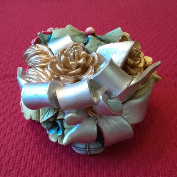 Limited Edition Lord Byron's Harmony Garden Christmas Bouquet Treasure Box - Picture 4 of 13